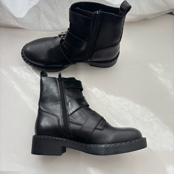 STEVE MADDEN Arlette Triple Buckle Boot In Black Leather Size 9 Moto Combat - Picture 3 of 8